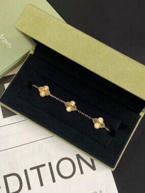 Van Cleef & Arpels Ladies Bracelet